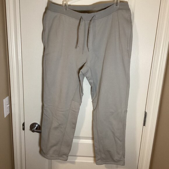 Lululemon Men's Joggers Sweatpants Size XL Light Gray 3 Lines Activewear Gym - Picture 1 of 9